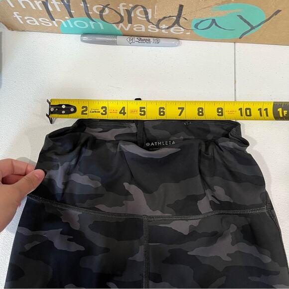 Athleta Black CAMO CONTENDER 7/8 TIGHT IN POWERLIFT - Picture 7 of 9